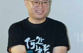 尚语贤和艾丽娅受邀出席电影《何处生长》首映式，侯勇表示深感动容