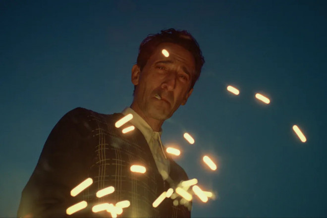 阿德里安主演《粗野派》获金球奖七提名！-1
